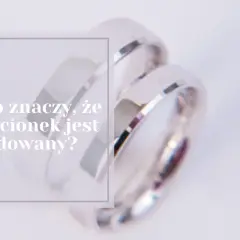 Dwa rodowane pierścionki, symbol wiecznej miłości. Rodowanie złota nadaje im blask i trwałość.