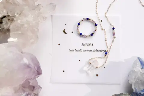 Delikatna biżuteria z lapis lazuli, ametystu i labradorytu, idealna dla Panny. Kamień znak zodiaku, który podkreśli Twój styl.