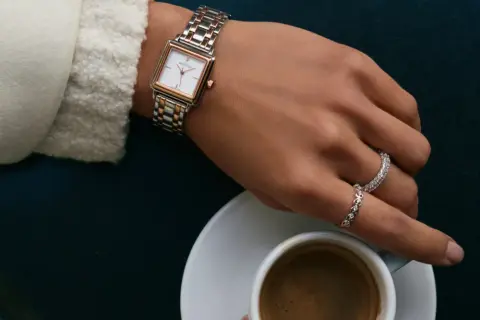 Zegarek damski: Znajdź swój styl! Trendy, marki, dopasowanie.