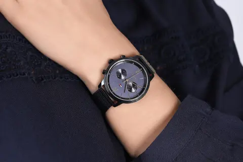 Granatowy zegarek Tommy Hilfiger damski: Znajdź swój ideał!