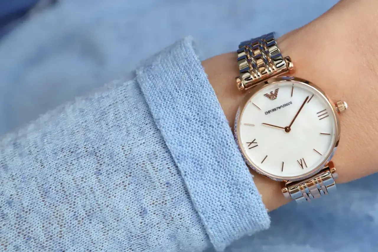 Złote zegarki damskie Emporio Armani popularne modele