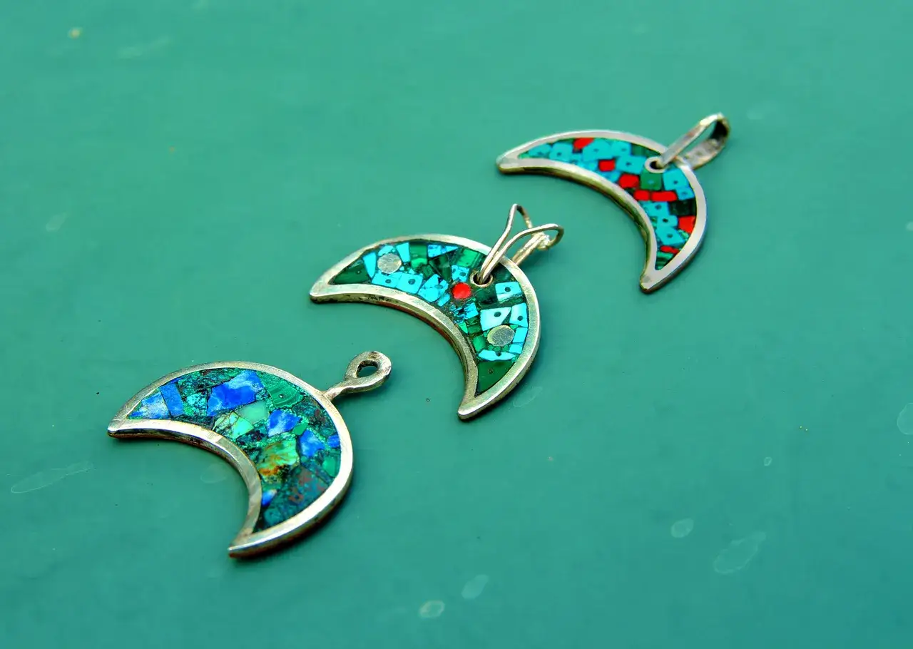 lunula symbolika